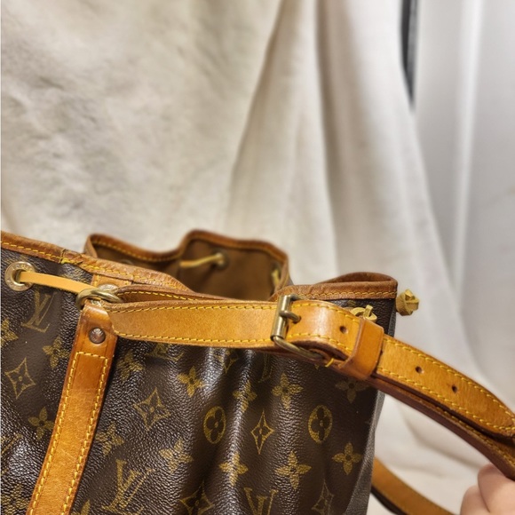 Authentic Louis Vuitton Petit Noe bucket shoulder bag - Picture 8 of 16